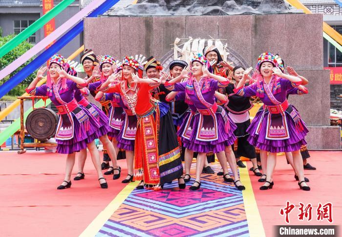 圖為民族文化展演。　陳冠言 攝