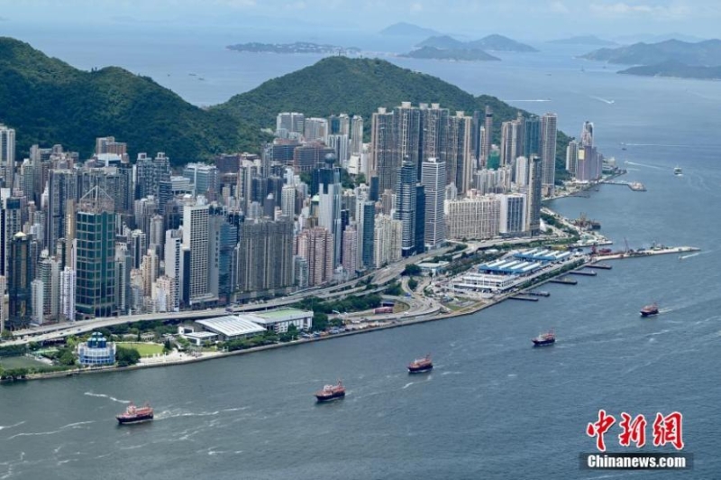 香港漁船維港巡游慶回歸。<a target='_blank' href='/'>中新社</a>記者 李志華 攝