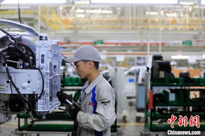 凱翼汽車生產車間?！⊥趵?攝