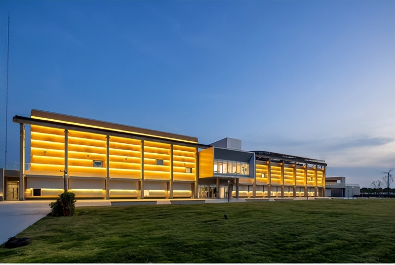 陽(yáng)澄湖大閘蟹文化館和陽(yáng)澄湖國(guó)際藝術(shù)交流中心正式開(kāi)放