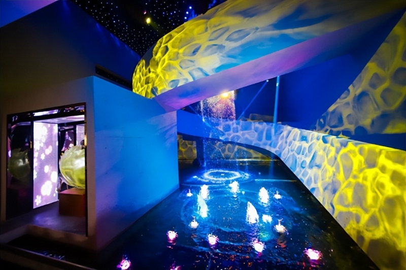 陽(yáng)澄湖大閘蟹文化館和陽(yáng)澄湖國(guó)際藝術(shù)交流中心正式開(kāi)放