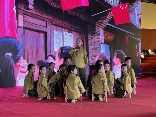 聶耳母校昆明市五華區(qū)長春小學(xué)紀(jì)念聶耳誕辰110周年系列活動(dòng)啟動(dòng)