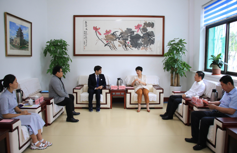 聊城市委書記李長萍會見兩岸青年代表許晉銘、  周宏宇、許昕月