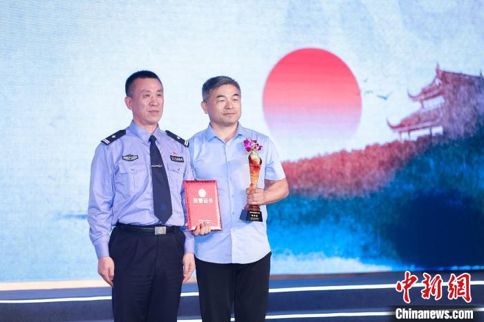 2021年度慈孝人物頒獎(jiǎng)盛典現(xiàn)場(chǎng)。　　主辦方供圖