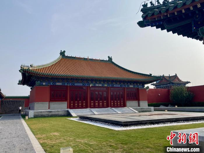 圖為北京隆福寺?！⌒戽?攝