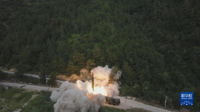 （圖文互動）（6）東部戰(zhàn)區(qū)位臺島周邊開展規(guī)?？涨暗膶?shí)戰(zhàn)化聯(lián)合演訓(xùn)