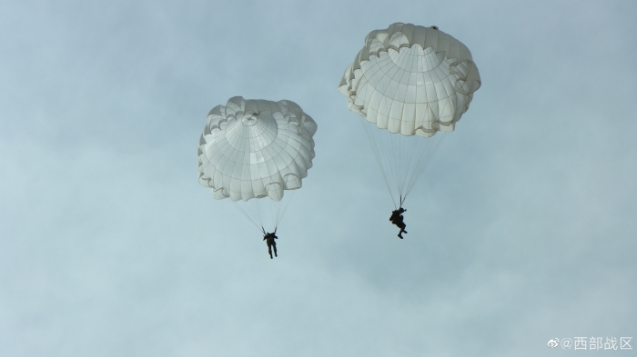 008qHLZ8ly1h54c0zn252j35dc30g4qs 008qHLZ8ly1h54c0zn252j35dc30g4qs