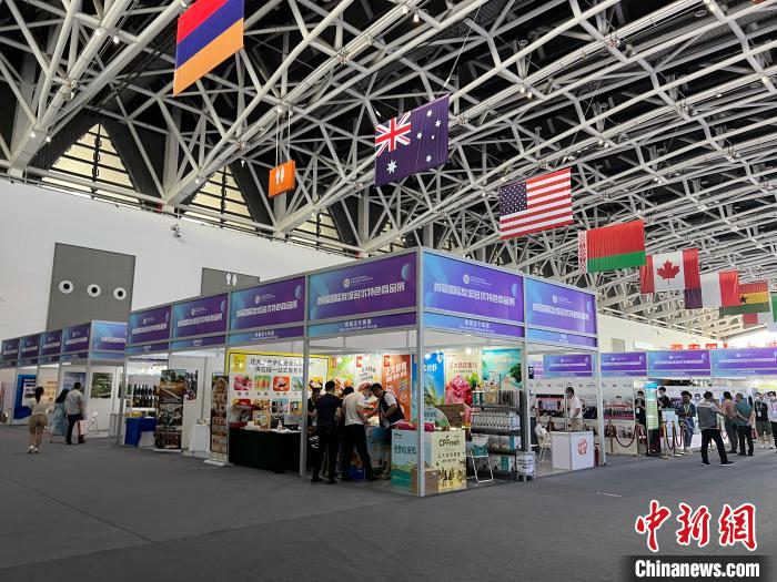 “甜蜜產(chǎn)業(yè)”架起“交流橋”絲博會促多國經(jīng)貿(mào)、文化互通