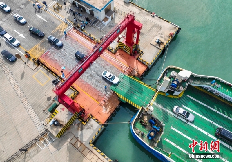 海南?？冢菏着】倒芾眢A站滯留旅客登船返程