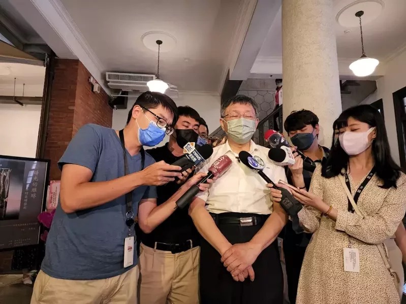 臺(tái)北市長柯文哲19日參加新芳春茶行一日特展受訪。（圖源：臺(tái)灣《聯(lián)合報(bào)》）