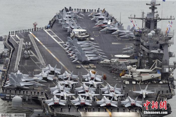 資料圖：2016年3月13日消息，美國(guó)“斯坦尼斯號(hào)”核動(dòng)力航母抵韓參加韓美軍演。.jpg