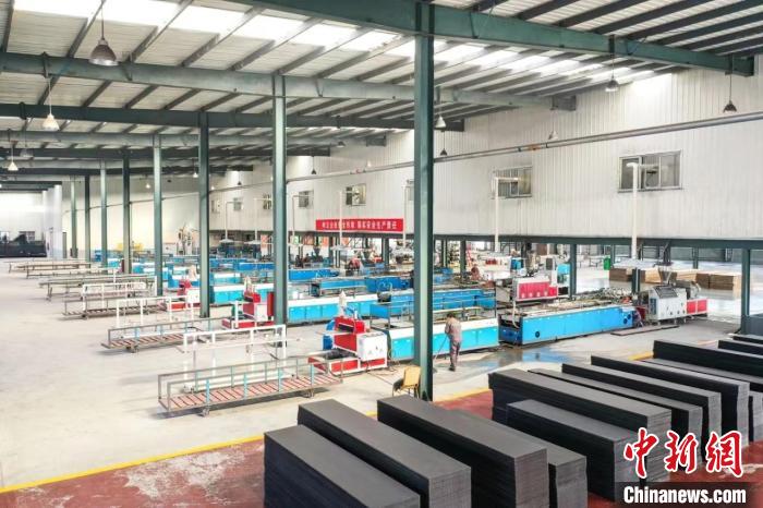 山西襄垣依托與山西大學(xué)的深度合作，探路大宗固廢循環(huán)經(jīng)濟(jì)?！∵B烽 攝