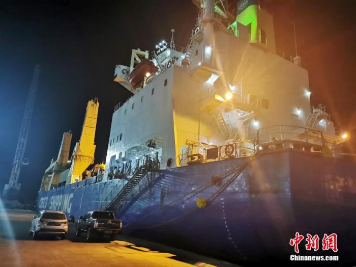 圖為運輸船?？吭谘偶舆_港碼頭。 <a target='_blank' href='/'>中新社</a>發(fā) 王鵬 攝