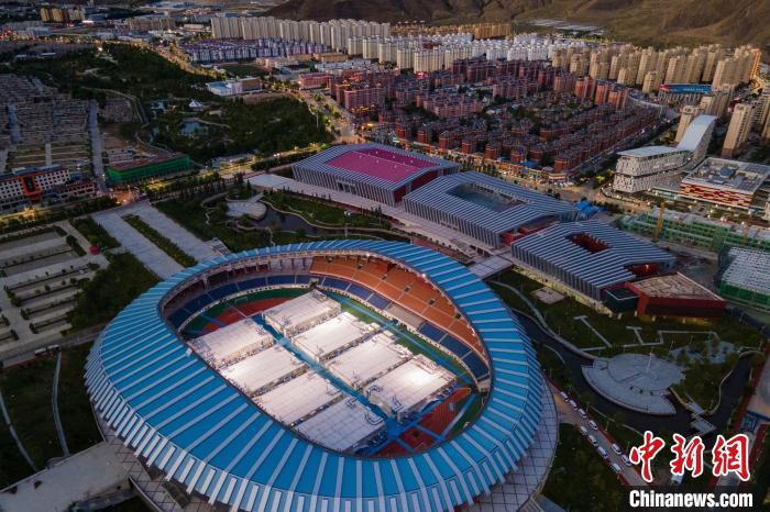 圖為拉薩市方艙醫(yī)院。疫情期間，西藏民營醫(yī)療企業(yè)踴躍參加抗疫醫(yī)療服務(wù)?！〗w波 攝