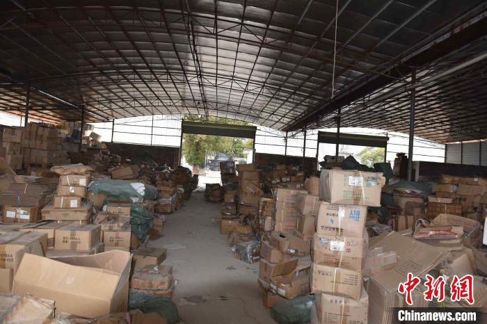 廣西賀州破獲一起特大生產(chǎn)、銷售偽劣香水案成品貨值1.3億元