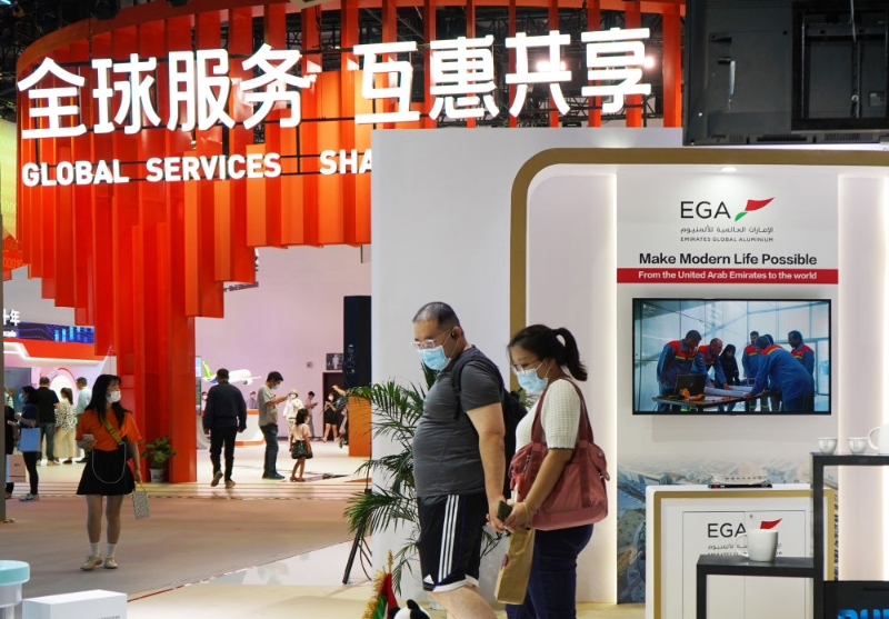 9月3日，觀眾在國(guó)家會(huì)議中心展館內(nèi)參觀。新華社記者 金皓原 攝