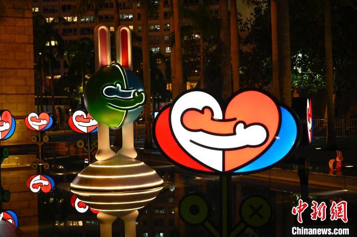 香港特區(qū)政府康樂(lè)及文化事務(wù)署將于7日至12日舉辦中秋彩燈展?！≌侣劸W(wǎng) 攝