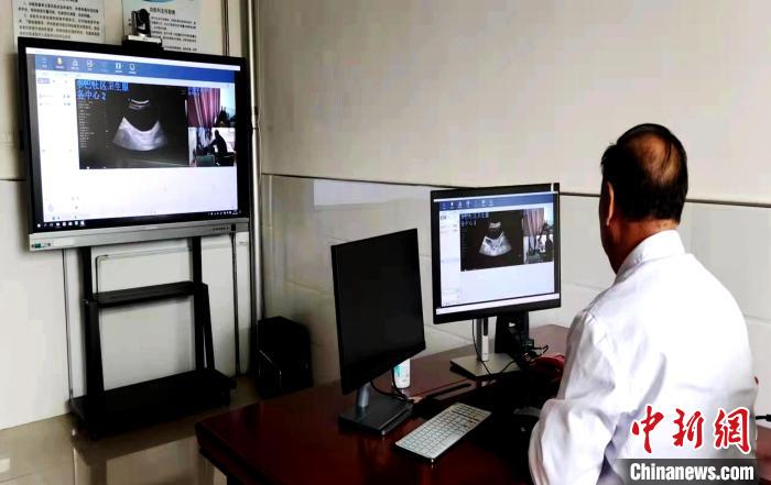 青海西寧就醫(yī)新體驗：“互聯(lián)網(wǎng)+”遠程推“病人不動、醫(yī)生移動”