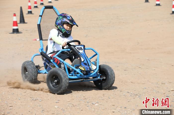 圖為小朋友在比賽中?！「旰朴?攝