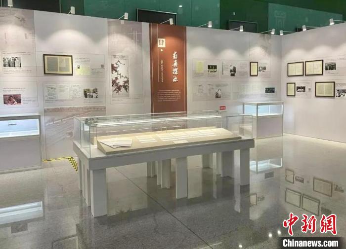 “筆鑒丹心——手稿中的中國科學(xué)家精神主題展”第四篇章“ 求真探源”?！≈袊茀f(xié)科技傳播中心 供圖