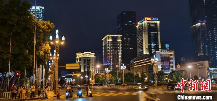 成都天府廣場樓宇景觀照明?！〕啥汲峭吨腔鄢鞘泄竟﹫D