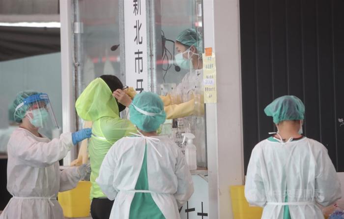 資料圖：臺灣民眾在做PCR采檢。臺灣“中央社”圖 吳家昇 攝。