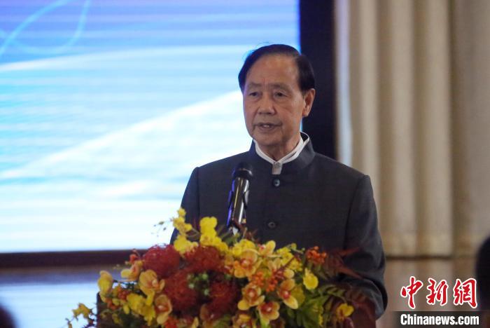 澳門濠江中學校長尤端陽致辭?！∩骋婟?攝