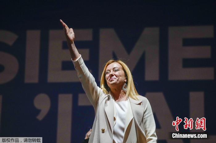 當(dāng)?shù)貢r(shí)間2022年9月22日，意大利兄弟黨領(lǐng)袖梅洛尼在羅馬參加中右翼聯(lián)盟集會(huì)。