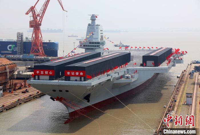 2022年6月17日上午，中國(guó)第三艘航空母艦下水命名儀式在中國(guó)船舶集團(tuán)有限公司江南造船廠舉行?！±钐?攝