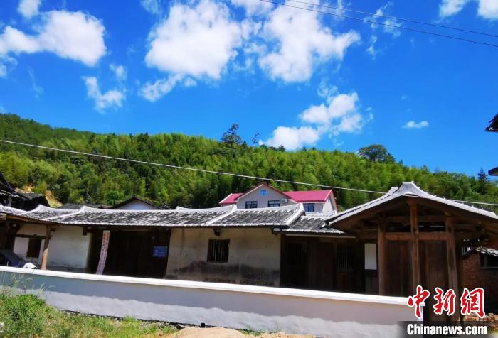 永安市西洋鎮(zhèn)林田村紅軍臨時(shí)指揮部遺址正在修繕當(dāng)中?！±壮?攝