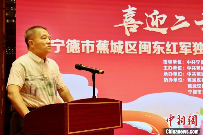 阮英平烈士之子，原解放軍總裝備部綜合計劃部部長、少將阮朝陽講話?！窃式?攝