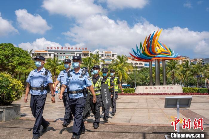 陽(yáng)江公安加強(qiáng)重陽(yáng)節(jié)放風(fēng)箏活動(dòng)場(chǎng)所巡邏防控工作?！￡愋?攝