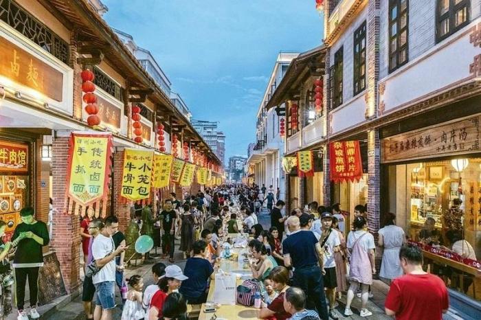 古城長(zhǎng)桌宴。圖片來(lái)源：臺(tái)灣《聯(lián)合報(bào)》