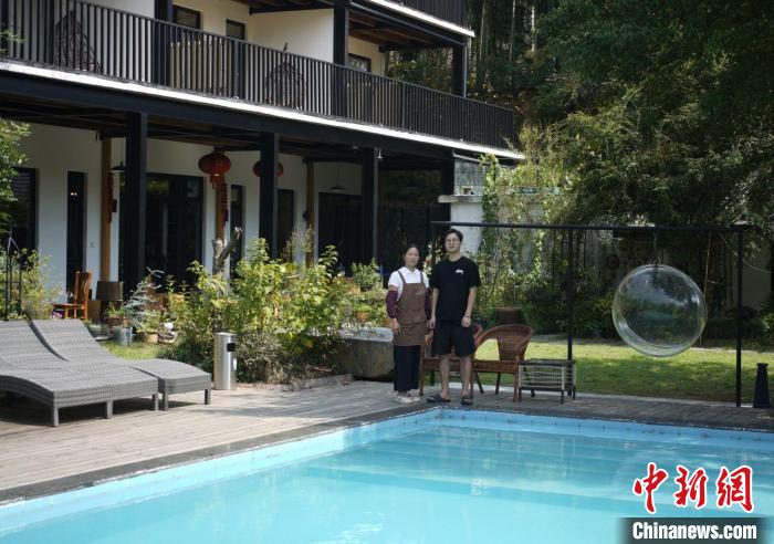 沈曉通和母親 沈曉通 供圖 沈曉通和母親 沈曉通 供圖