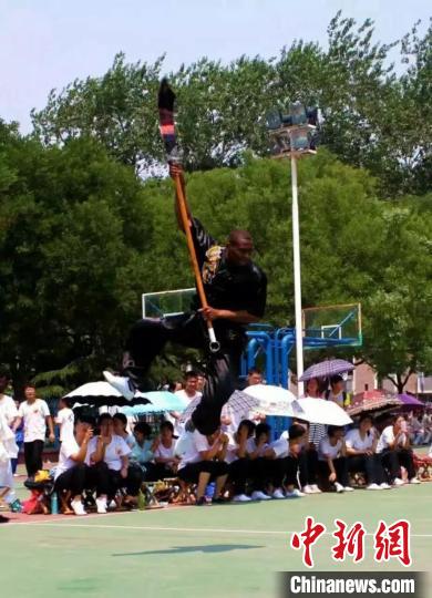 西馬在練習(xí)武術(shù)。(資料圖) 受訪者供圖