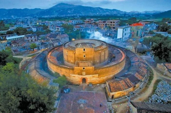 臺媒看大陸：福建漳州錦江樓內(nèi)高外低、氣勢恢宏