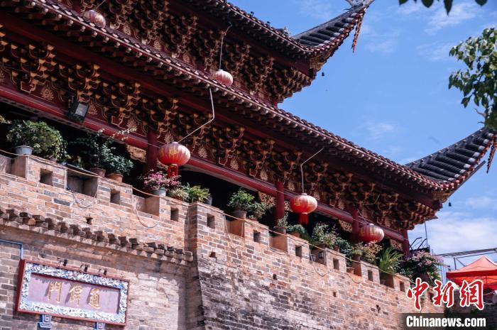 福建建甌有著“八閩首府”之稱。圖為建甌現(xiàn)存的四座古代城門之一通仙門?！±钅宪?攝