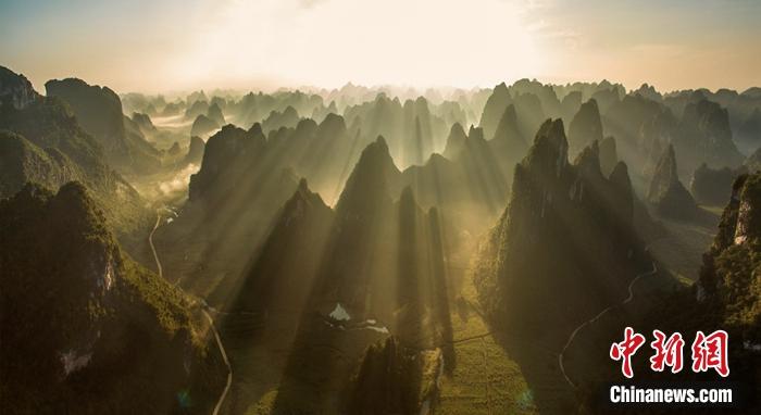 弄崗航拍圖。秦勇 攝