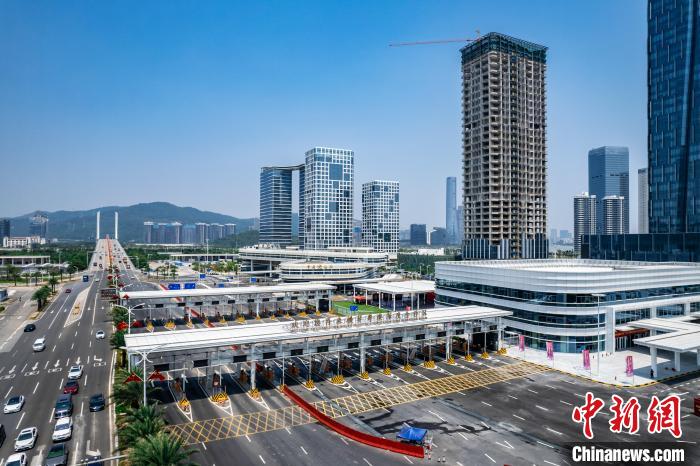 橫琴粵澳深度合作區(qū)“二線”通道橫琴大橋海關(guān)監(jiān)管作業(yè)場所?！M琴粵澳深度合作區(qū)行政事務(wù)局供圖