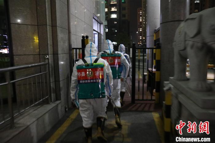 夜幕陪伴?！顤|儒 攝