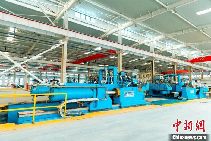 全國(guó)產(chǎn)大飛機(jī)蒙皮生產(chǎn)線在西安航空基地正式建成?！∥靼埠娇栈?供圖