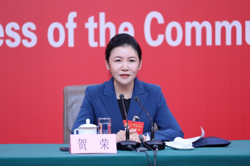 最高人民法院黨組副書記、分管日常工作的副院長、一級(jí)大法官賀榮。（圖源：新華社）