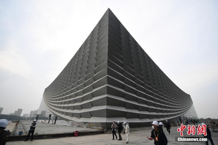 10月13日，中共二十大新聞中心為境內(nèi)外記者組織北京城市副中心參觀采訪活動。 <a target='_blank' href='/'>中新社</a>記者 田雨昊 攝