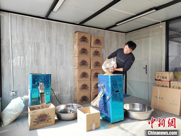 晉祠農(nóng)場加工車間?！⊥醵髁?攝