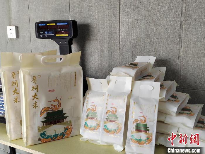 晉祠大米有著3300多年的種植史?！⊥醵髁?攝