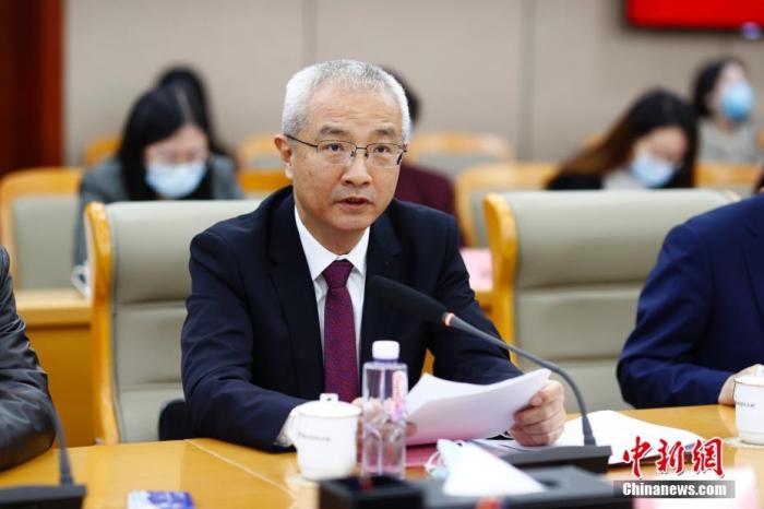 圖為中國社會科學院臺灣研究所所長楊明杰發(fā)言。 <a target='_blank' href='/'>中新社</a>記者 富田 攝 