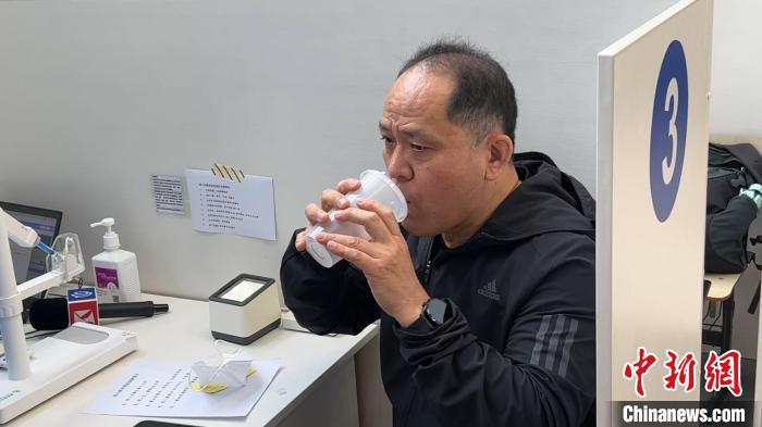 上海啟動(dòng)吸入用新冠疫苗接種?！】涤裾?攝