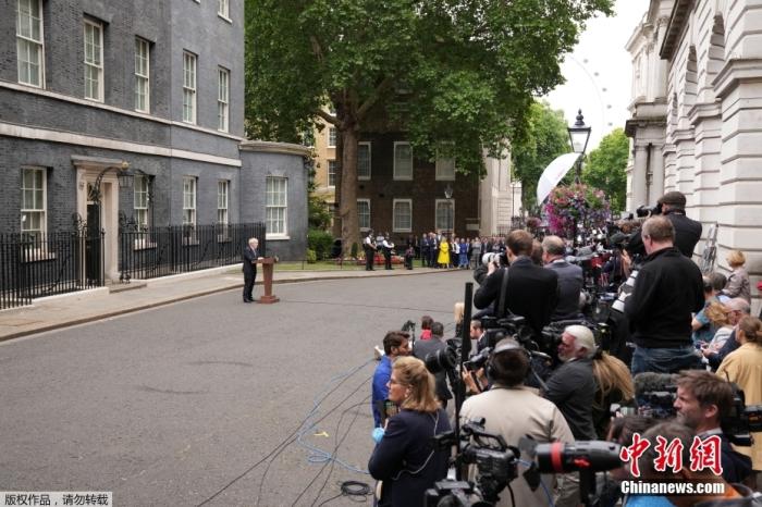 當?shù)貢r間2022年7月7日，約翰遜發(fā)表辭任英國首相的聲明。