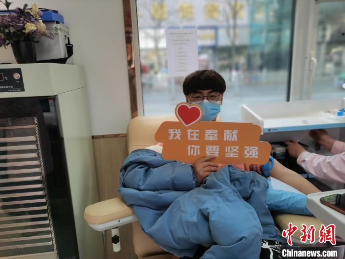 資料圖西寧市民無(wú)償獻(xiàn)血?！∏嗪Ｊ⊙褐行墓﹫D