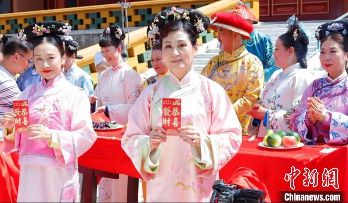 微電影《甄嬛傳》開機(jī)現(xiàn)場?！M影 供圖